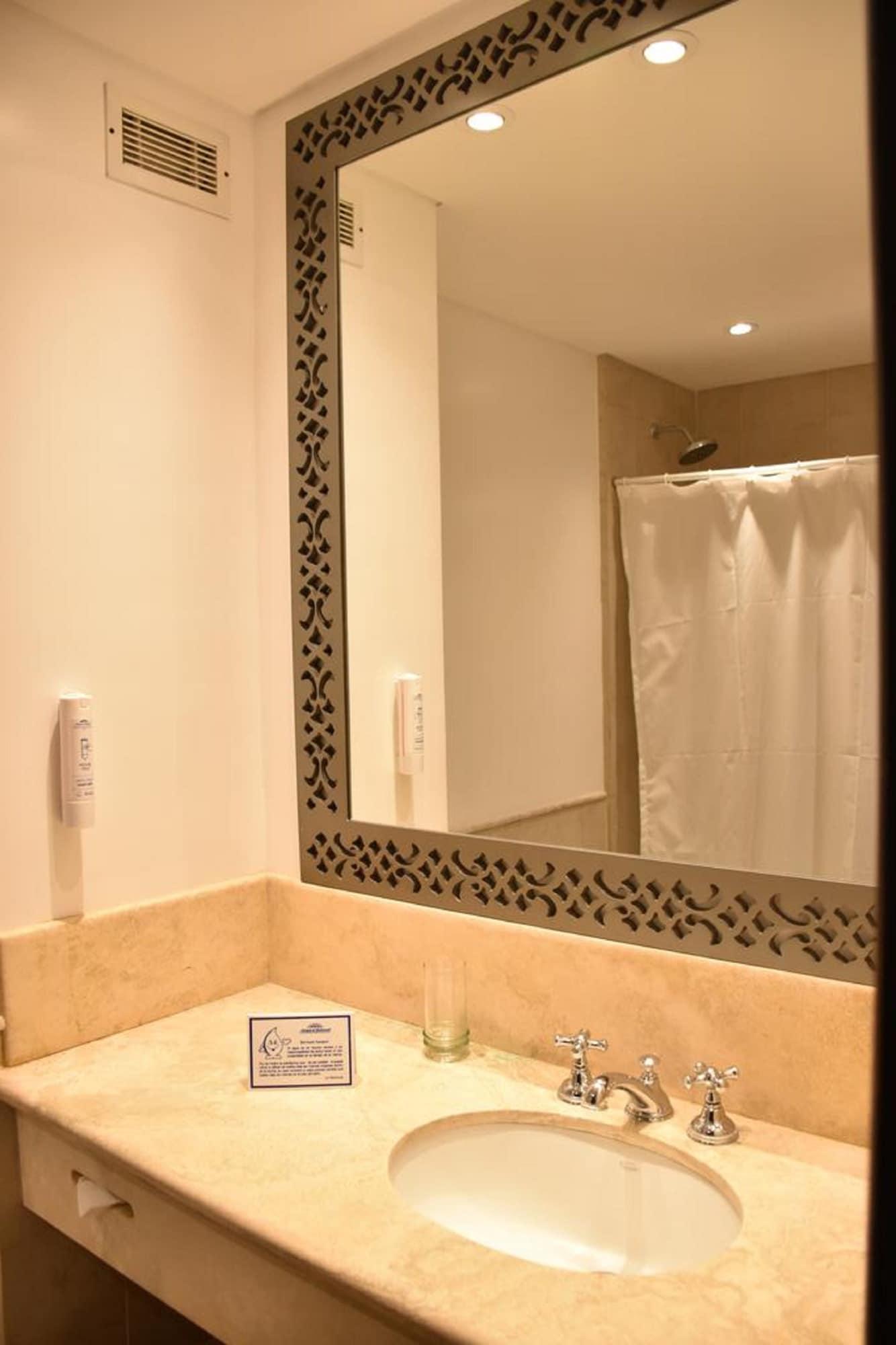Howard Johnson By Wyndham Resort Pilar Pilar  Exterior foto