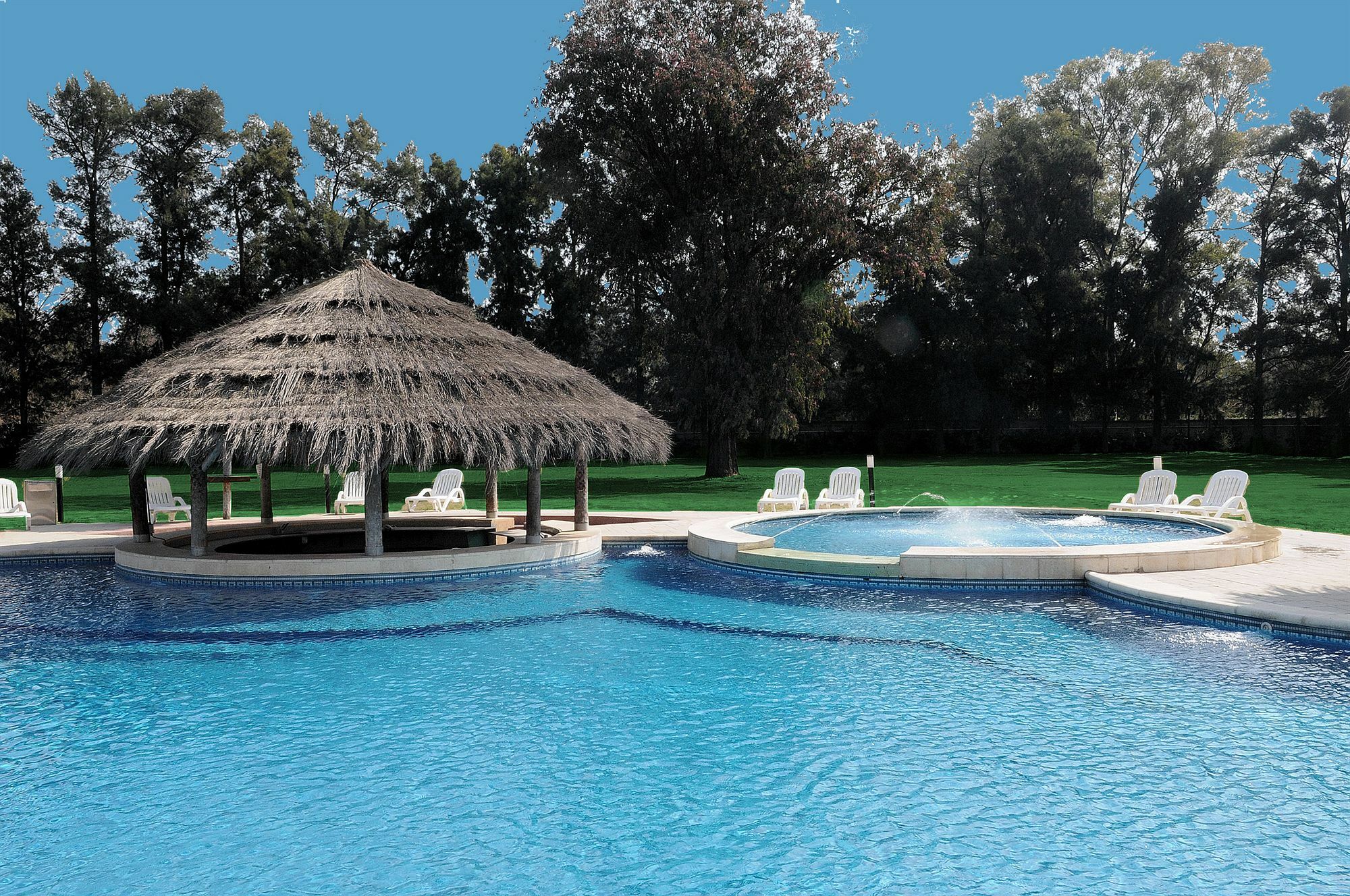 Howard Johnson By Wyndham Resort Pilar Pilar  Exterior foto