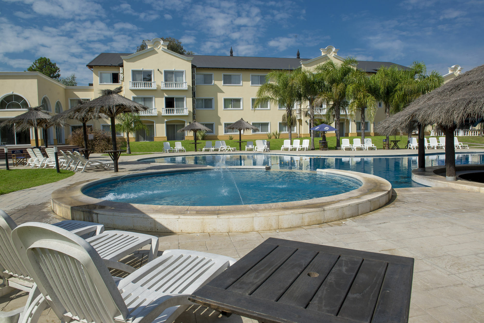 Howard Johnson By Wyndham Resort Pilar Pilar  Exterior foto
